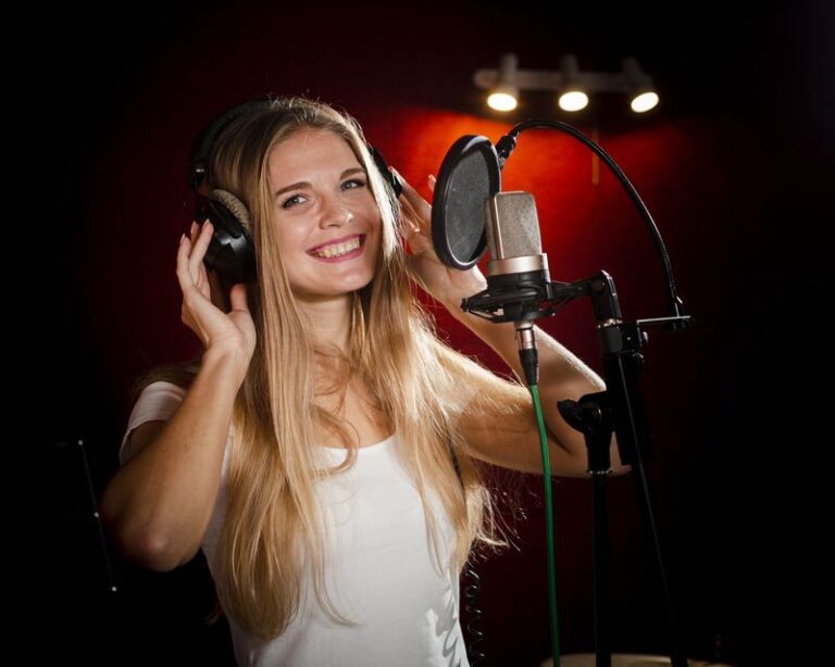 woman-wearing-headphones-smiles